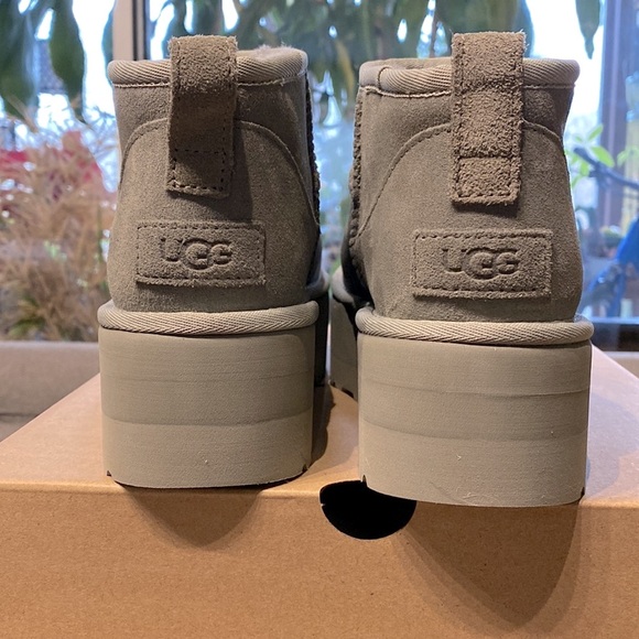 UGG Ultra Mini Platform Size 8 Moss Green - Picture 4 of 11